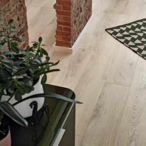 Meister LL250 5G DRY Kasteel eik pure 06840 - poriënsynchroon structuur - paneelmaat 2052 x 248 mm. - pak à 2,036m²